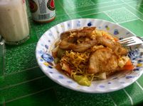 Chicken with fried noodles